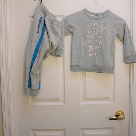 Gap Kids Girls Raglan Arch Logo 1969 Pullover Sweater & Pajama in Gray Size XS - Picture 3 of 6